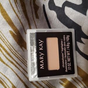 Mary Kay Chromafusion highlighter